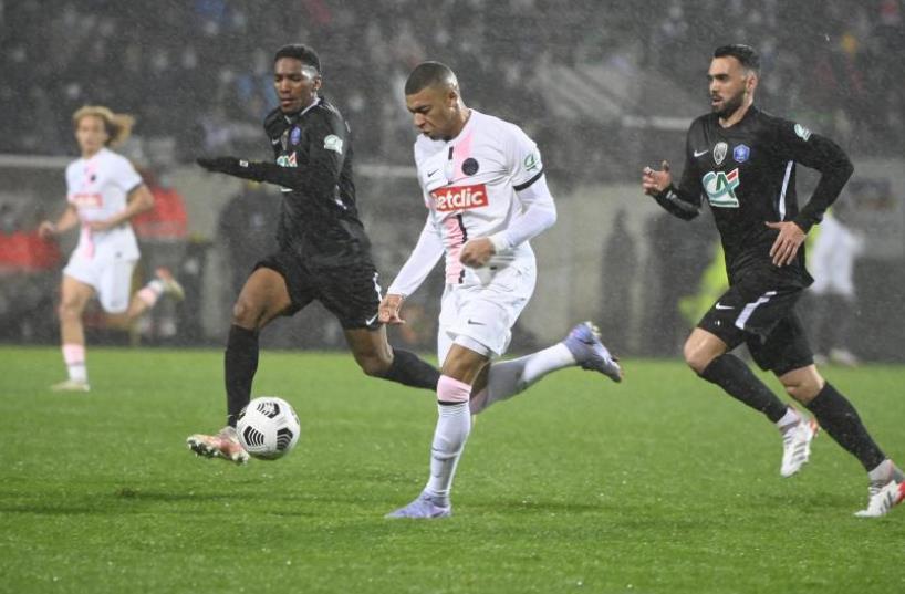 包含亚冠窗口期走向成谜；巴黎圣日耳曼迎来里程碑；底气十足；纪律约束更严格的词条